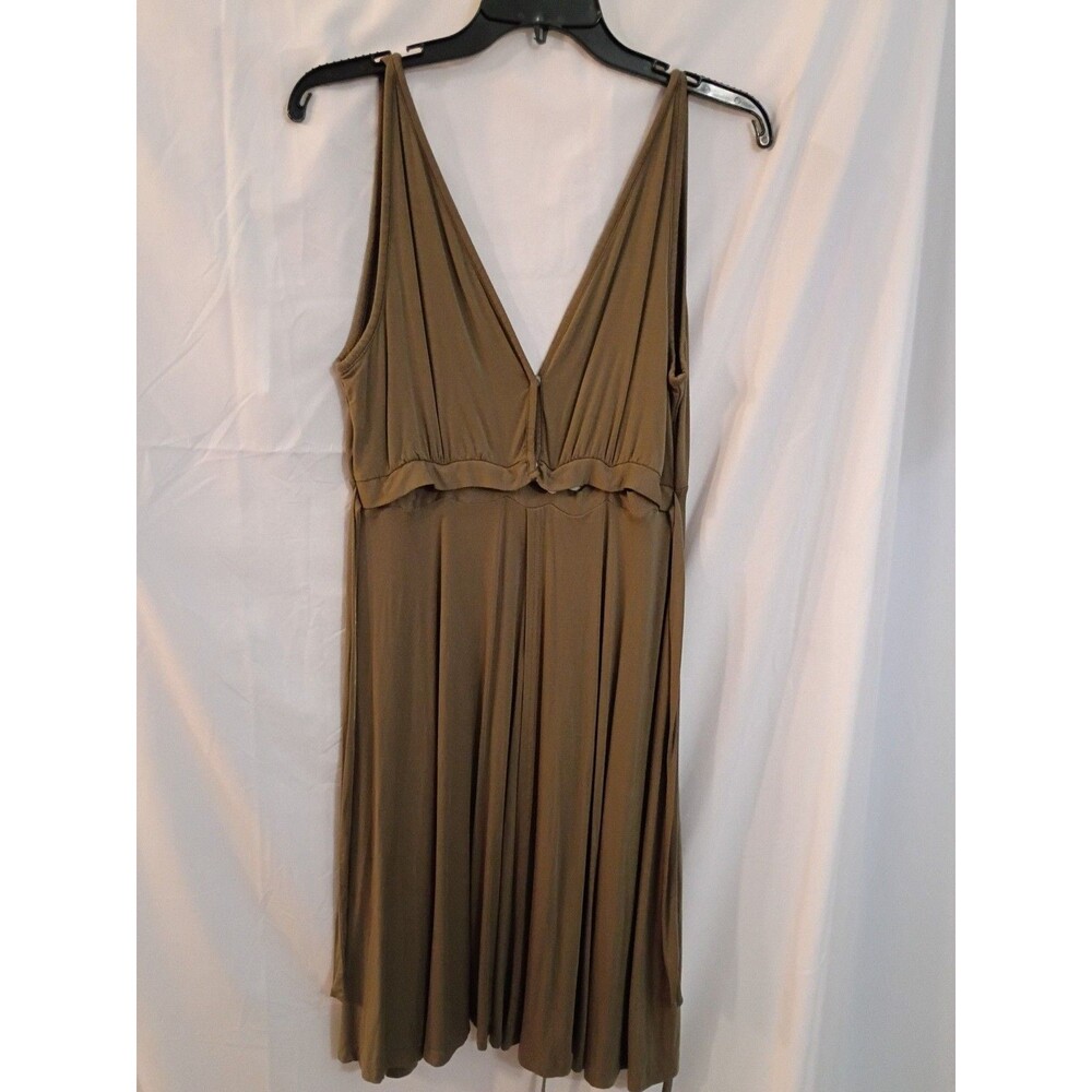 Lila Maternity Juliet postpartum nursing Dress Green